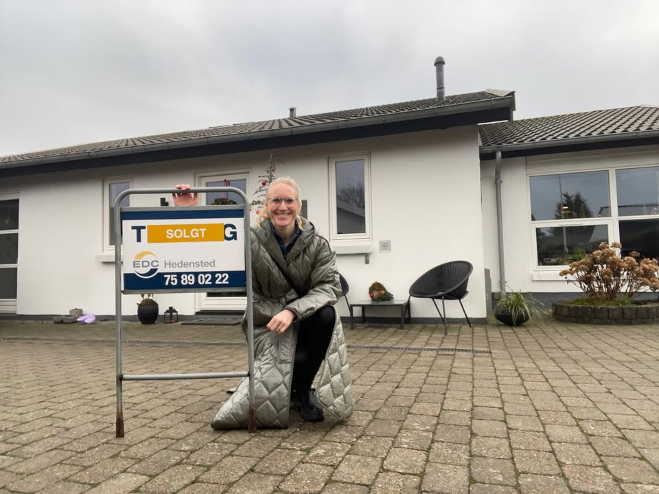 Huset på Hustedgårdvej 4 solgt af EDC Mæglerne Hedensted
