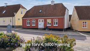 Charmerende byhus med hyggelig gårdhave til salg i Hjørring centrum opført i 1860 - Ejendomsmæglerfirmaet Thomas Risager A/S