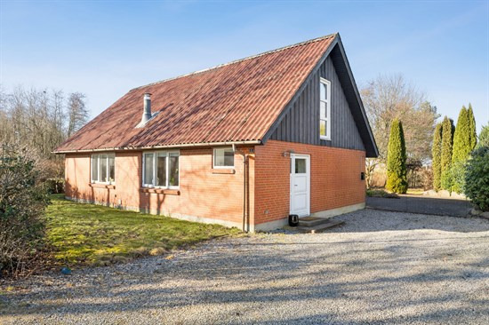 Sømosen 1 og 1 anden boliger er kommet til salg denne uge i Kjellerup - se boligerne her.