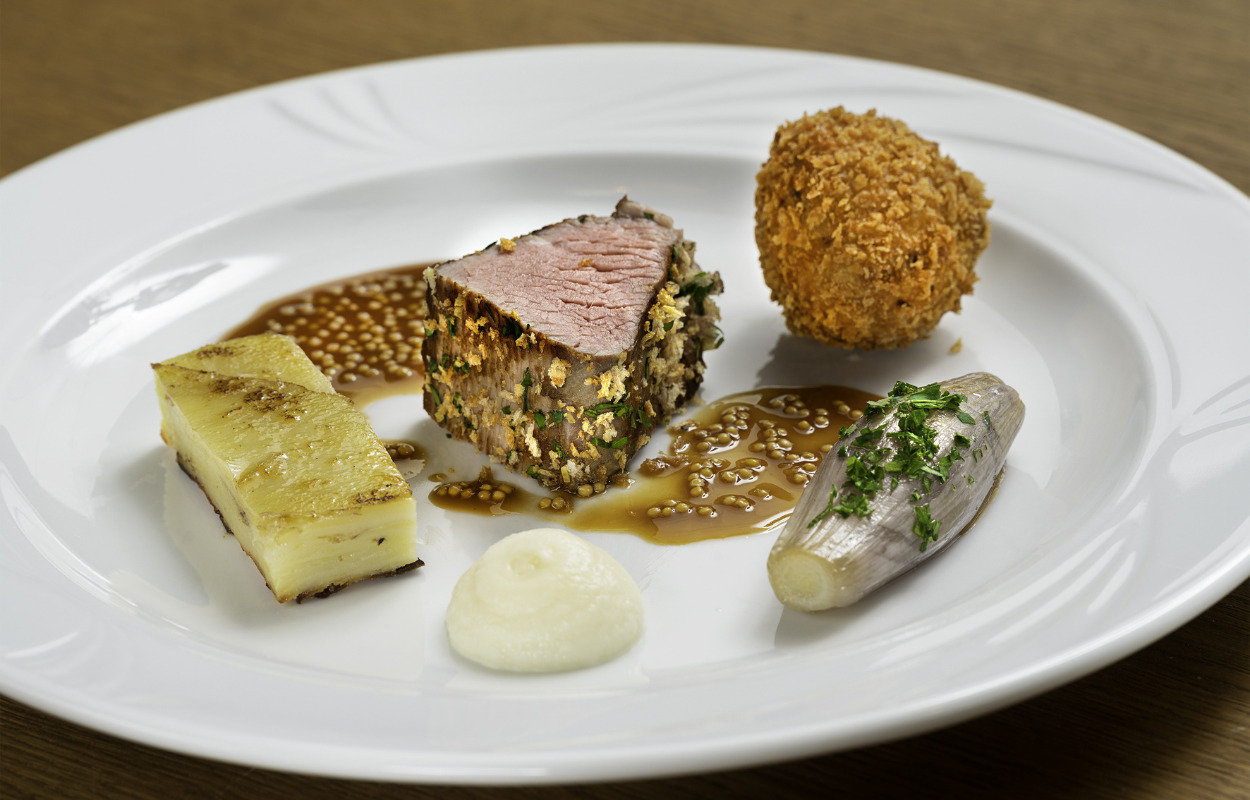 Spispænt - Food by Braae: Velkomponeret gourmetmad i utraditionelle rammer 