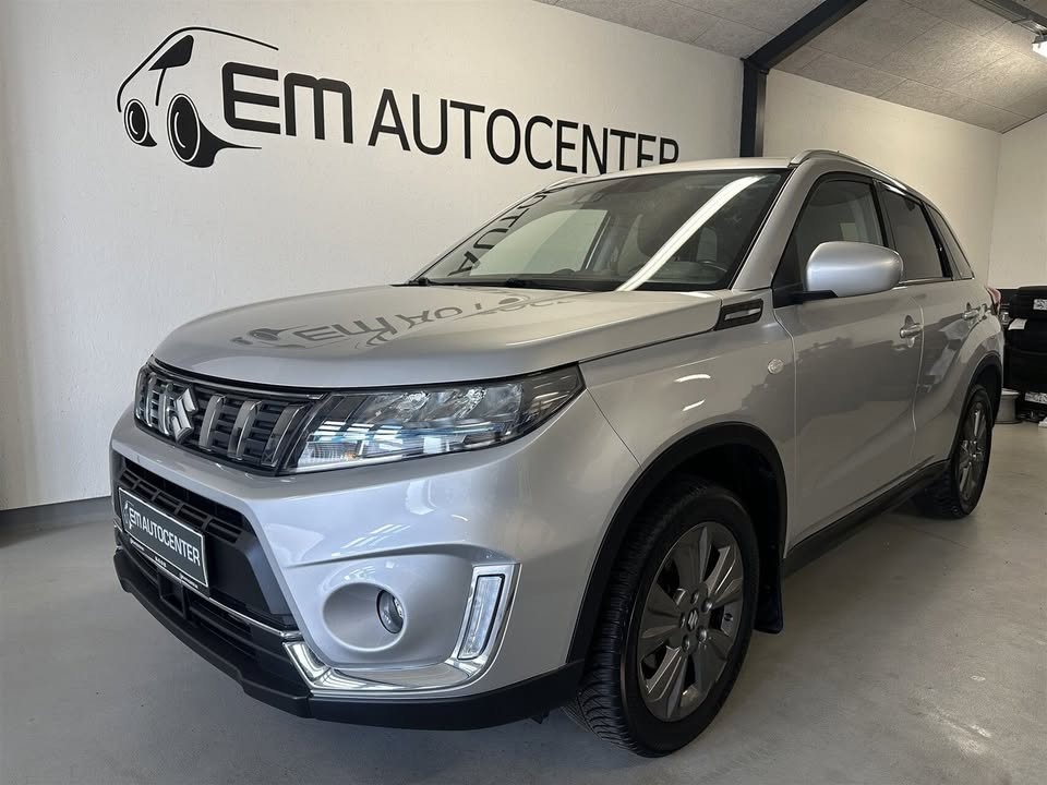 EM AUTOCENTER ApS fremviser Suzuki Vitara