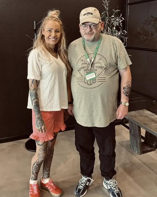 Mr. & Mrs. Tattoo hjælper Bjarne med angstlindrende piercing
