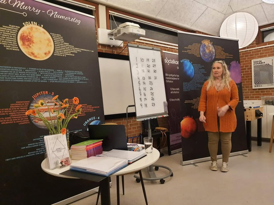 Numerolog Sofia Murry begejstrer med indsigt i numerologi til Foreningen Liv & Ånd-arrangement
