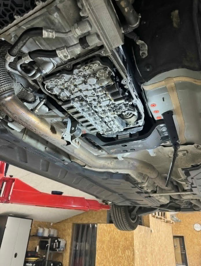 Autotekniker Kim Skytthe løser gearkassestyringsproblemer takket være Sermi-certificering