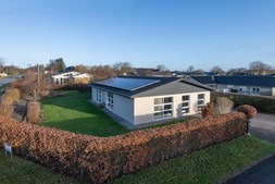 Moderniseret og veludnyttet villa i attraktivt kvarter