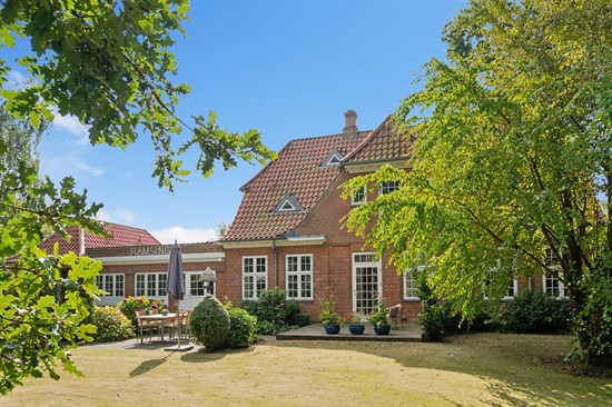 Top 6 over dyreste boliger til salg i Spøttrup. Priser op til 10.995.000 kr