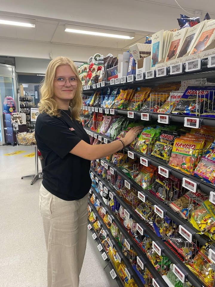 Min Købmand Øster Bjerregrav fejrer Katja på hendes fødselsdag