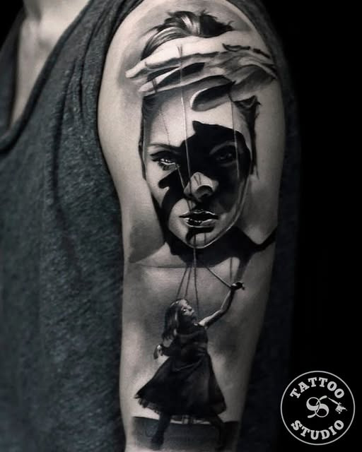 Tattoo Studio 96 Aarhus viser black & grey-tatovering lavet af Raimo Marti