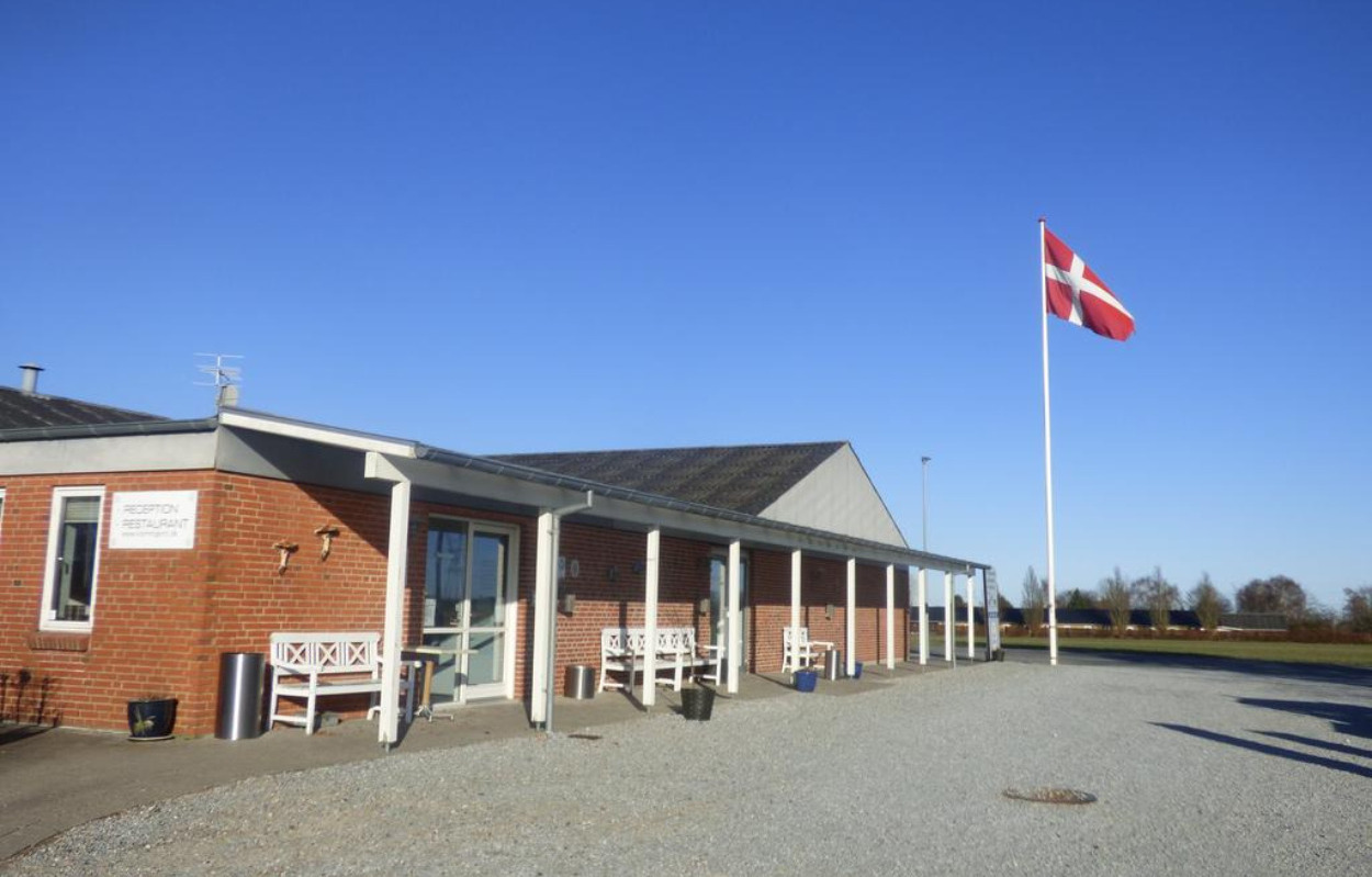 Kroen der gik fra afholdshotel til at være selskabernes samlingspunkt