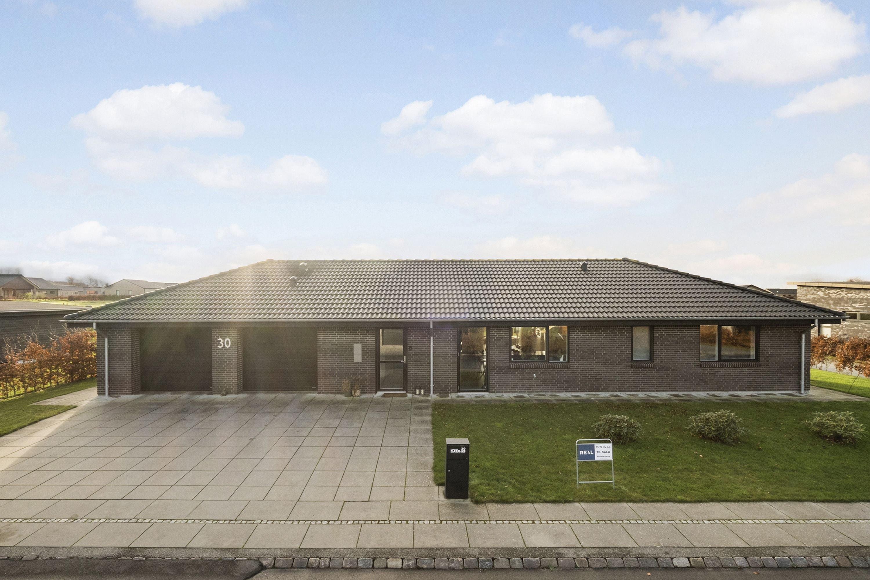 For 4,0  mio. kroner kan du nu få Langhusvej 30 - Se priserne på de dyreste boliger til salg i Jelling