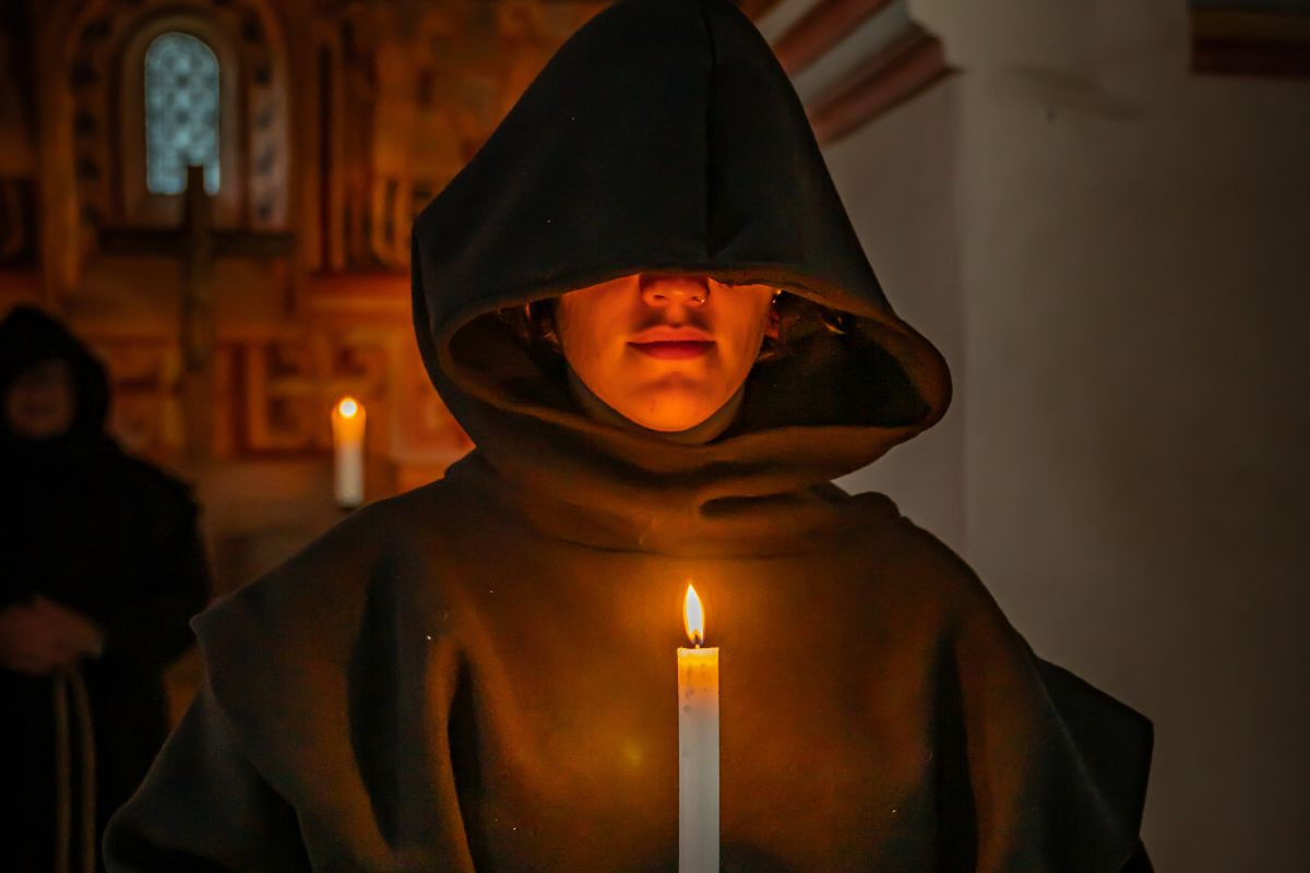 Oplev Mørket på Hjerl Hede: En rejse ind i folketroens verden