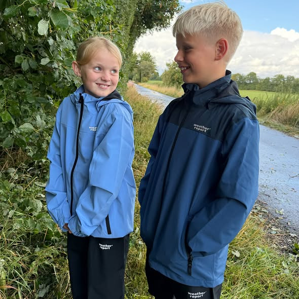 Sportigan Farsø tilbyder besparelser på Weather Report-regntøj til junior