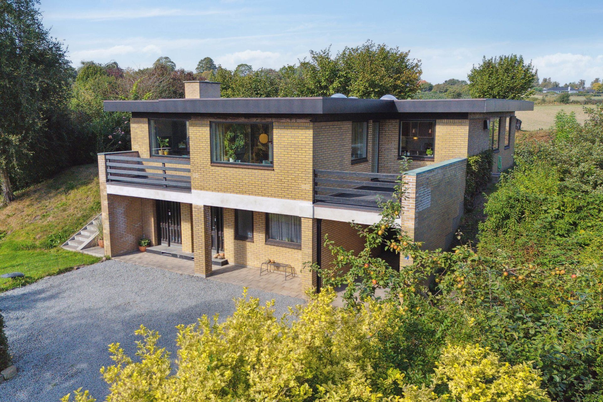 En ren boligdrøm på [m² på dyreste bolig] m² til 2,4  mio. kroner er nu komme til salg i Padborg: Se hvor de dyreste boliger til salg i Padborg er