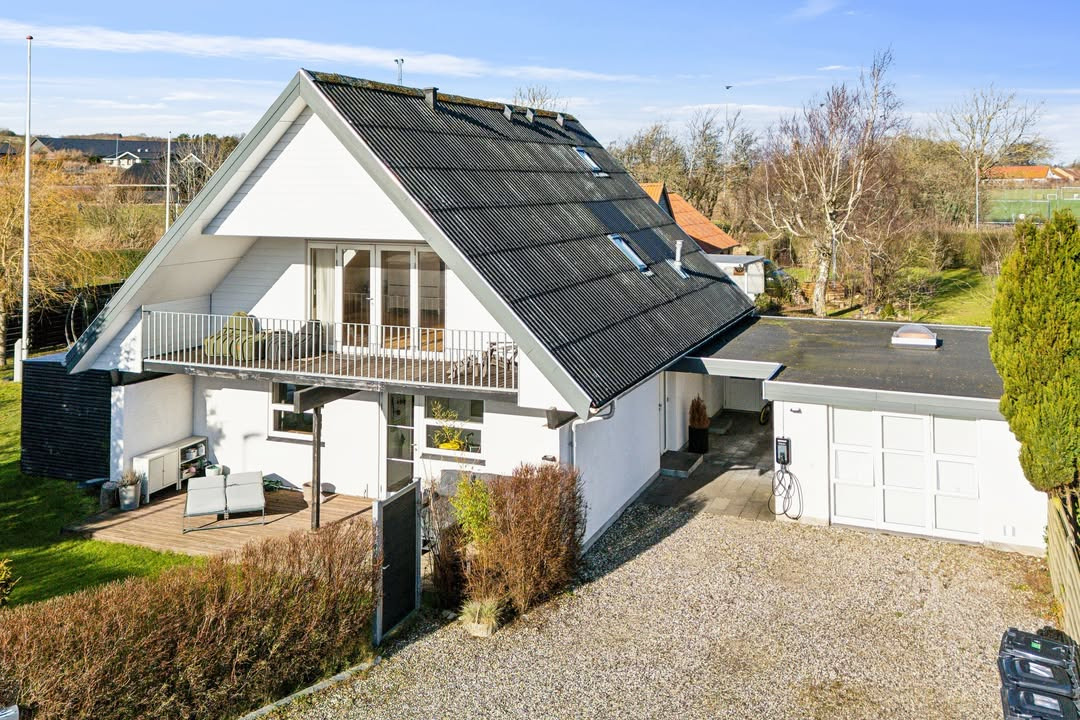 Rummelig villa i Storvorde med skøn have og tæt på Aalborg