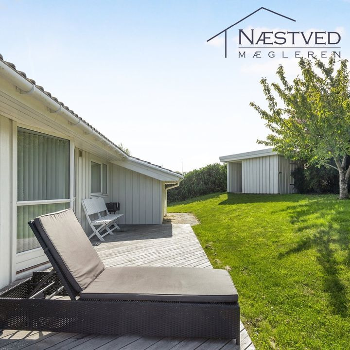 Næstved Mægleren ApS præsenterer: Charmerende sommerhus nær strand og skov i Bisserup til salg