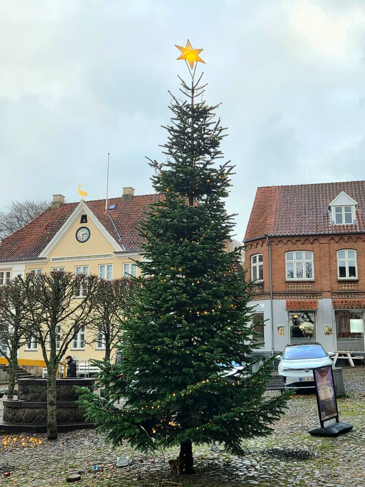 Smykkedesigner Helga Winther inviterer til julehygge og markedsstand på søndag