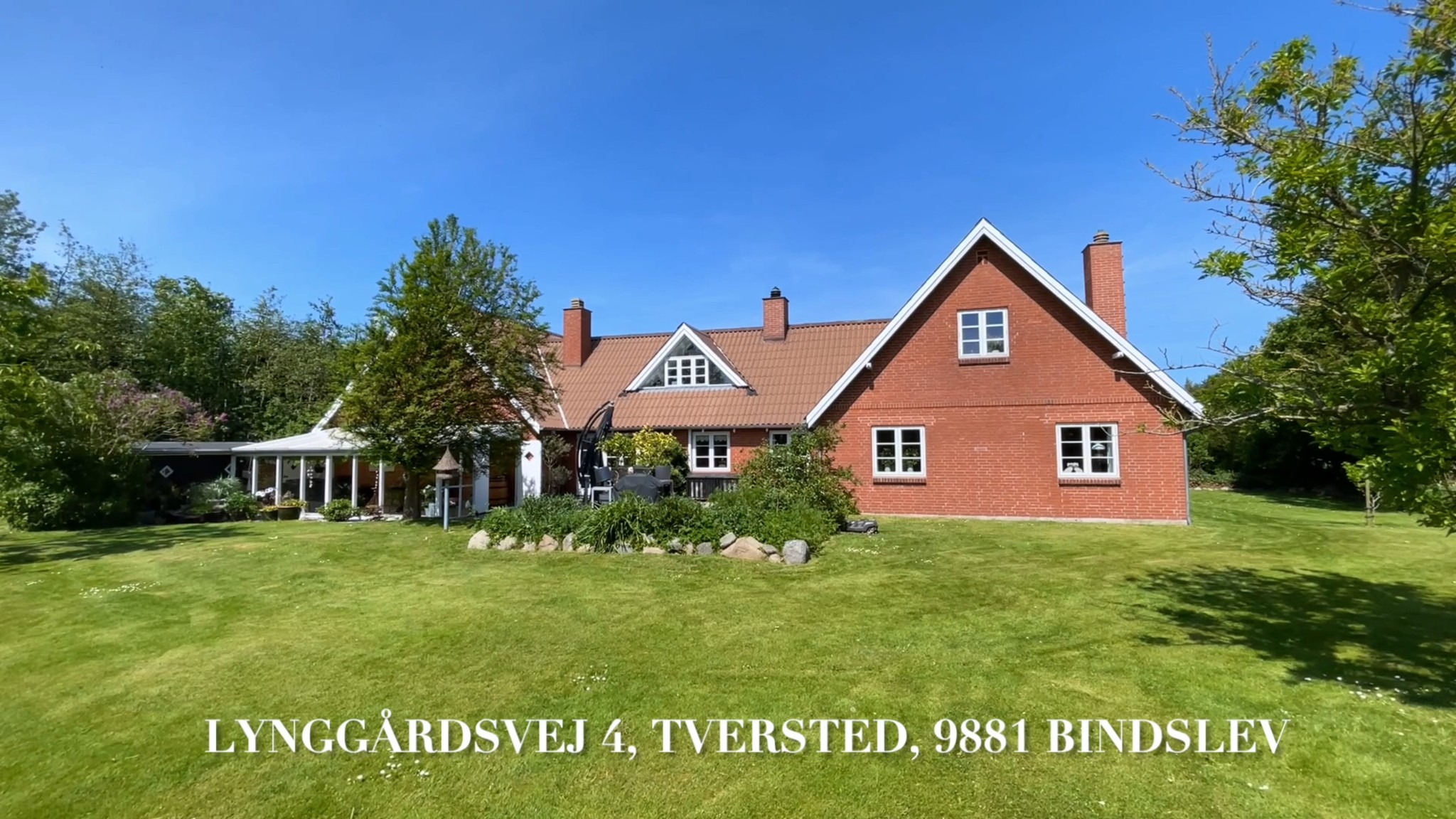 Charmerende rødstensvilla nær Tversted hos Ejendomsmæglerfirmaet Thomas Risager A/S