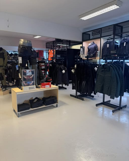 SB Lindgaard A/S tilbyder slidstærkt arbejdstøj til alle vejrforhold