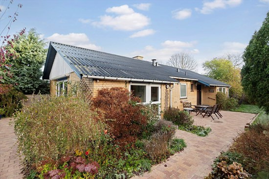 Fasanvej 6 og 4 andre boliger er kommet til salg denne uge i Roskilde - se boligerne her.