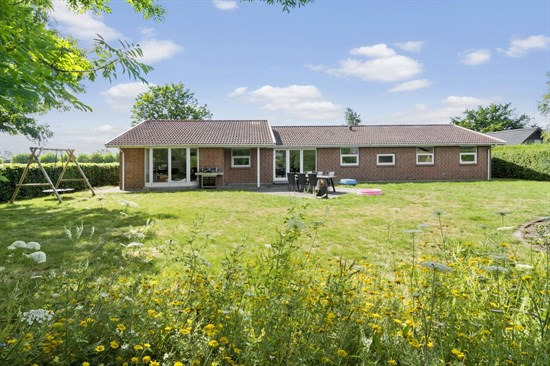 Æblevej 7 til salg for 3,1  mio. kroner - Se 5 andre boliger til salg i Stevns Kommune