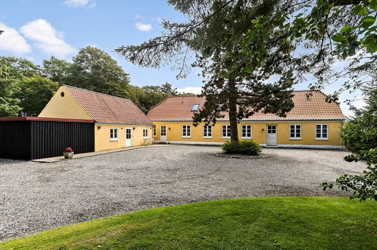 Pris sat ned med 300.000 kr. på Lønstrupvej 156