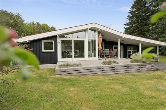 Lyngsbækvej 24 og 1 anden boliger er kommet til salg denne uge i Ebeltoft - se boligerne her.