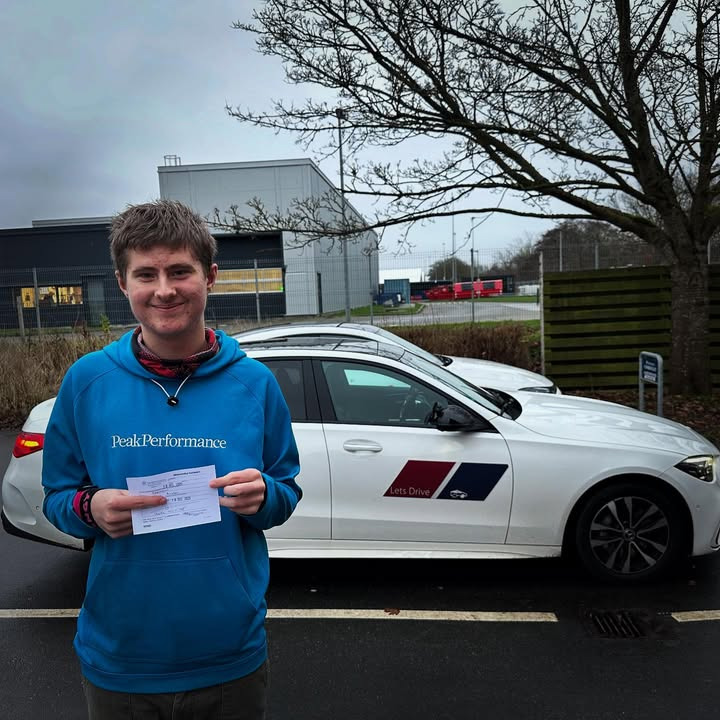 Lets Drive ønsker Benjamin tillykke med kørekortet og en god jul