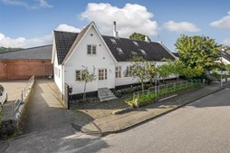 Top 6 over dyreste boliger til salg i Jelling. Priser op til 6.800.000 kr