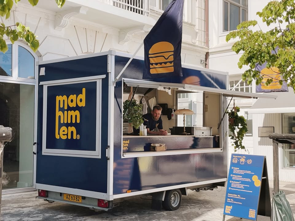 Sommer Pop-up med tapas, vin og kunst på Centralhotellet