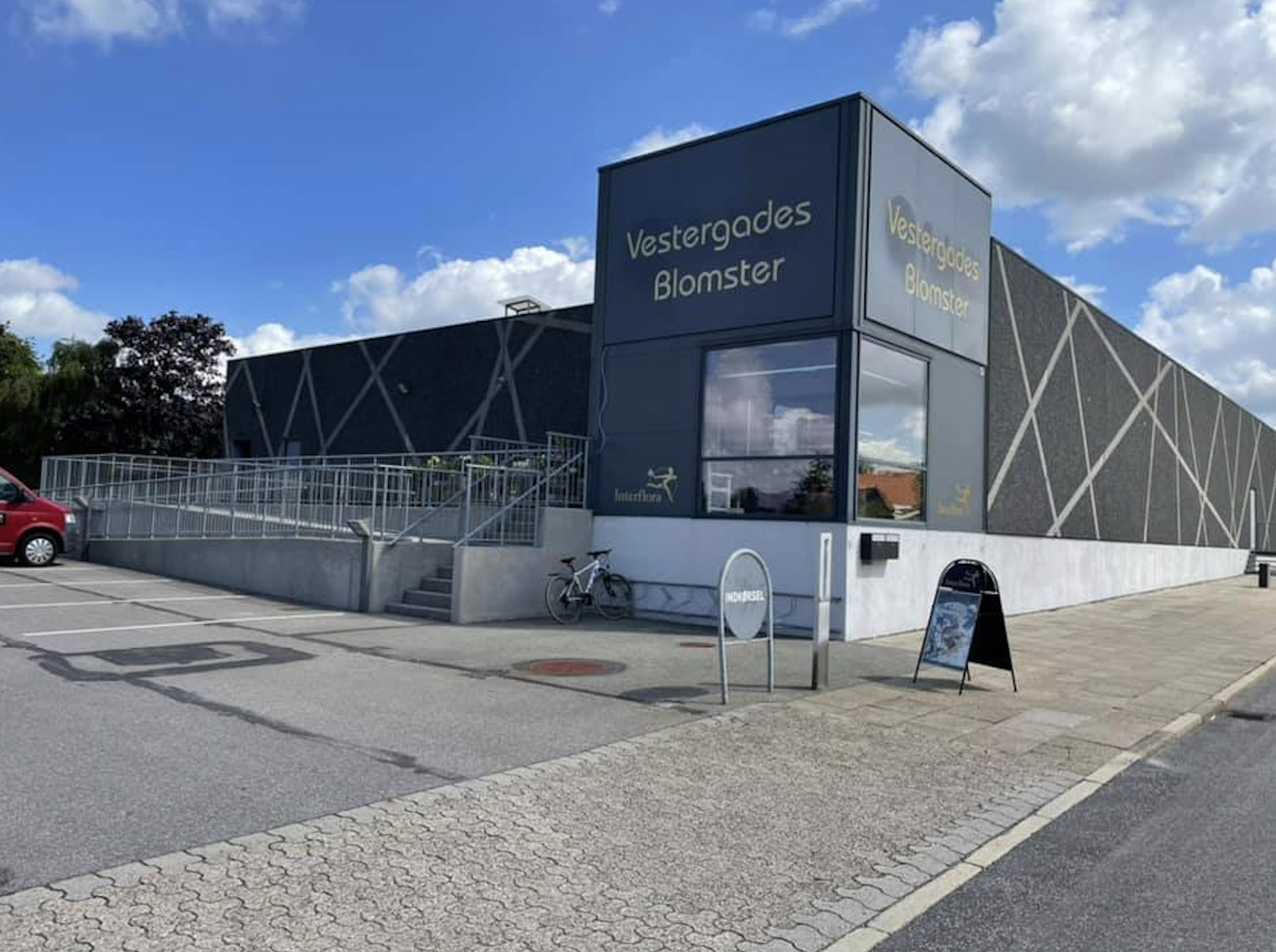 Jul 2021: Vestergades Blomster holder stort Åbent Hus