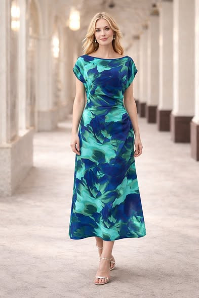 Ivalos Bryllup fremhæver elegant kjole til sæsonens festlige anledninger