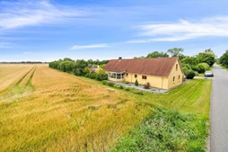 Fredensdal 48 og 2 andre boliger er kommet til salg denne uge i Brovst - se boligerne her.