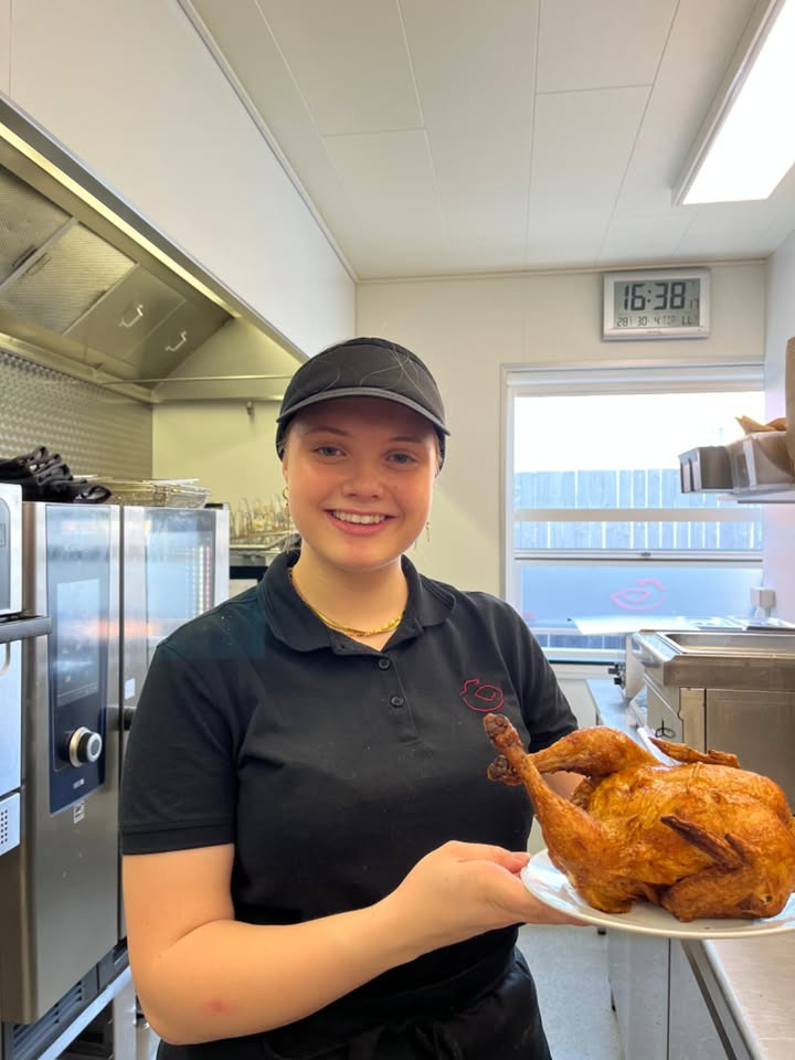 Kylling & Co tilbyder ovnstegt kylling til frokost fredag