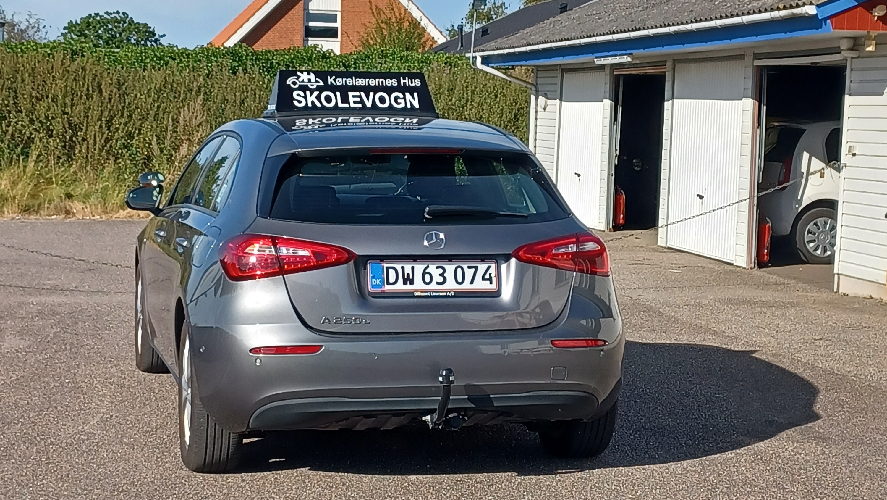 Nyt jubilæumshold for kørekort hos Kørelærernes Hus i Køge med unik rabat i oktober og november