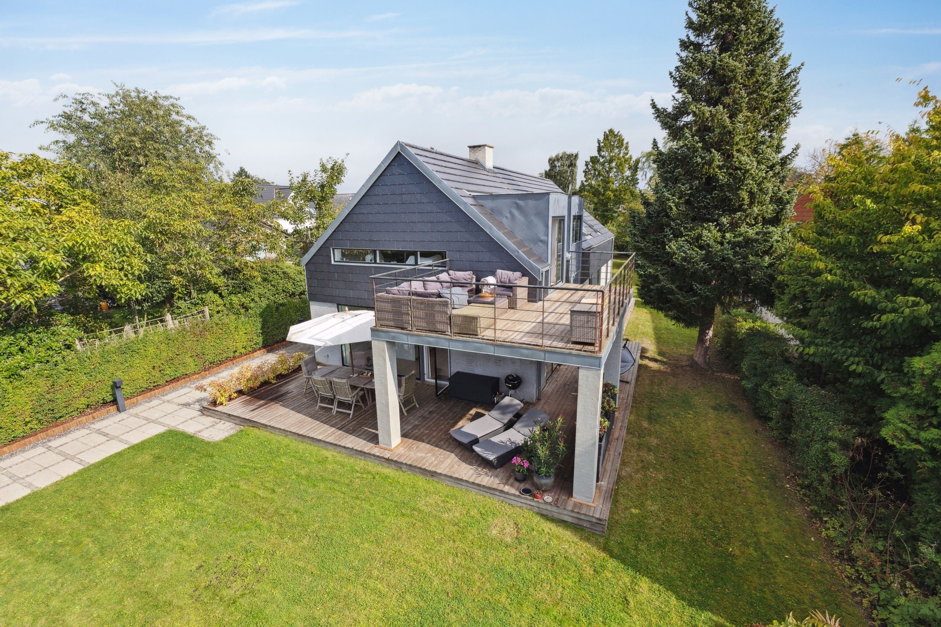 En ren boligdrøm på 244 m² til 11,4  mio. kroner er nu komme til salg i Værløse: Se hvor de dyreste boliger til salg i Værløse er