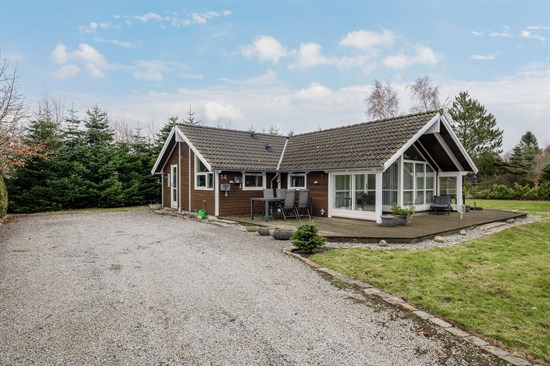 Elsdyrstien 14 og 2 andre boliger er kommet til salg denne uge i Væggerløse - se boligerne her.