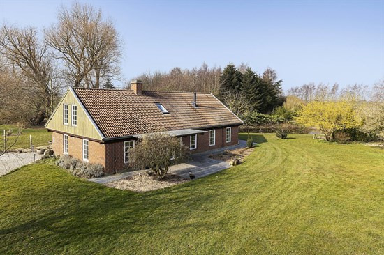 Top 6 over dyreste boliger til salg i Søndersø. Priser op til 3.395.000 kr