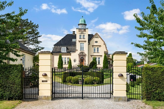 Top 6 over dyreste boliger til salg i Holte. Priser op til 120.000.000 kr