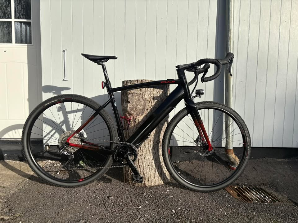 BCS - Banevejens Cykler og Sport tilbyder lagersalg af E-Jari gravel bike med ekstra batteri