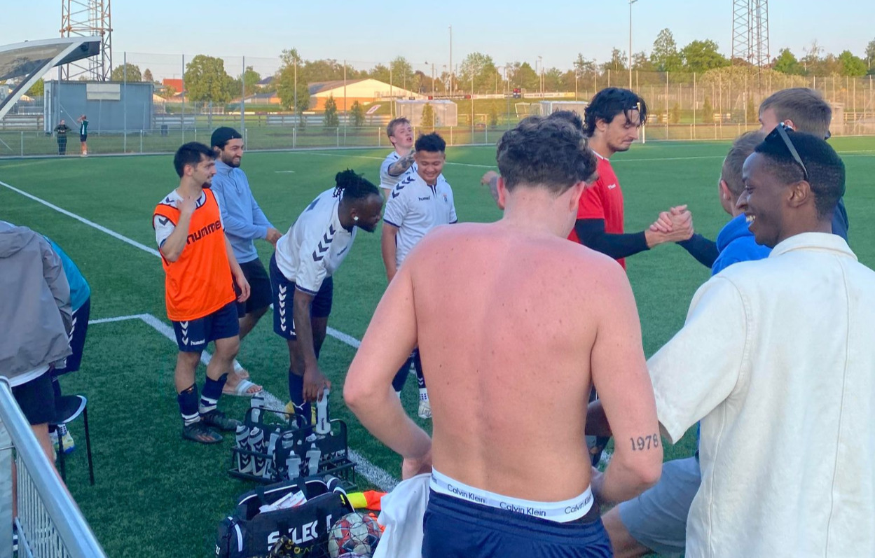 'De Hviie' vinder igen: "Vi spiller super lækker fo'bold!"