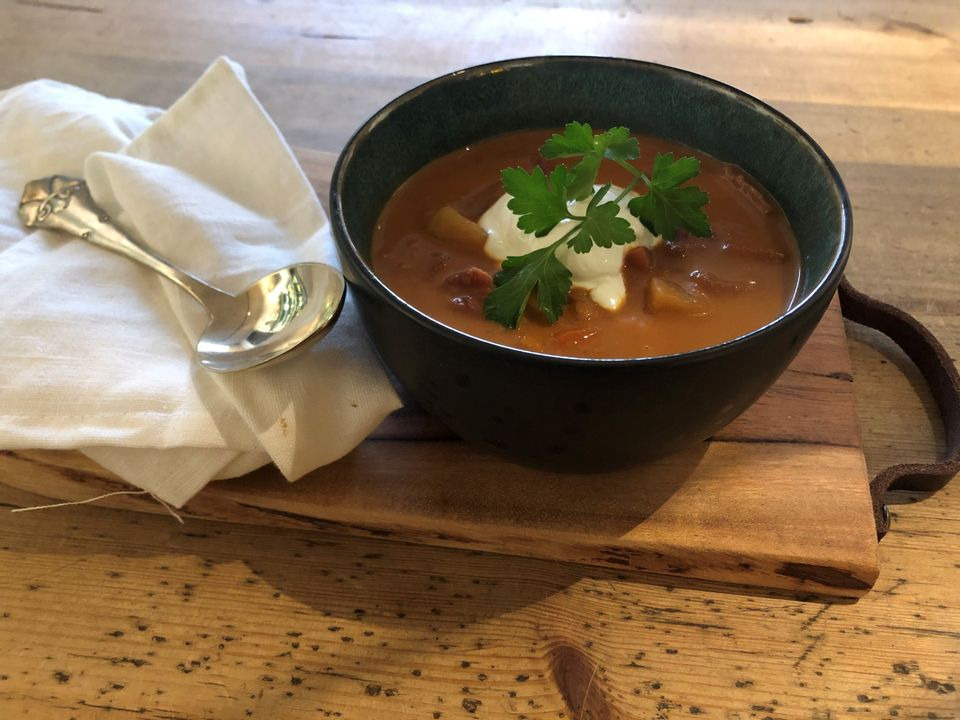 Helles Køkken ApS tilbyder gullasch suppe til 60 kr. onsdag d. 6. november