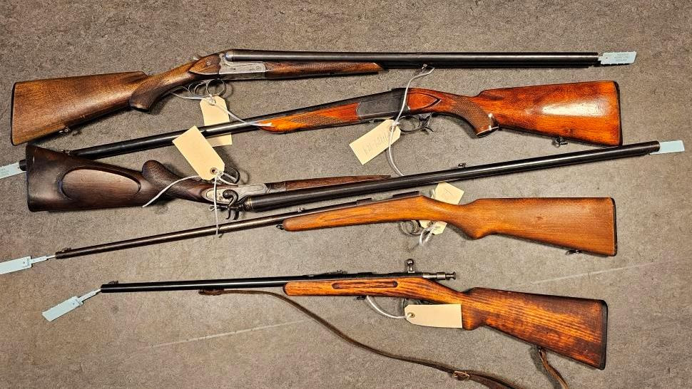 Samuraisværd, sabler og skydevåben: Sydøstjyllands Politi gør foreløbig status på frit lejde-aktionen