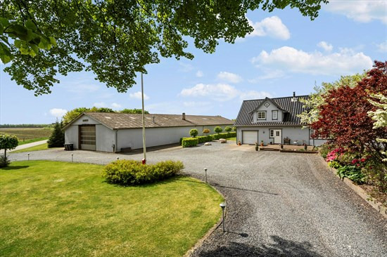 Top 6 over dyreste boliger til salg i Them. Priser op til 6.995.000 kr