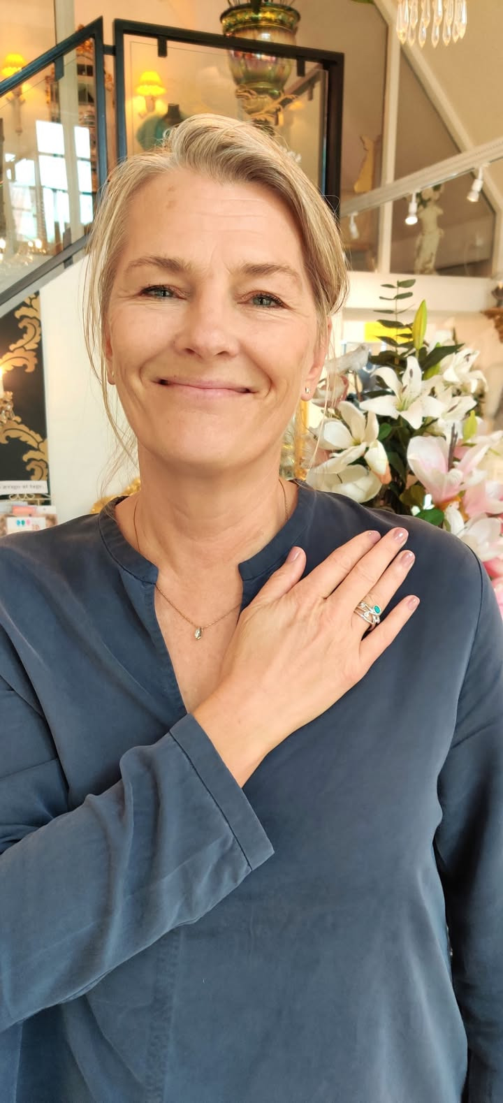 Smykkedesigner Helga Winther skaber unik ring i minde om Gittes mor