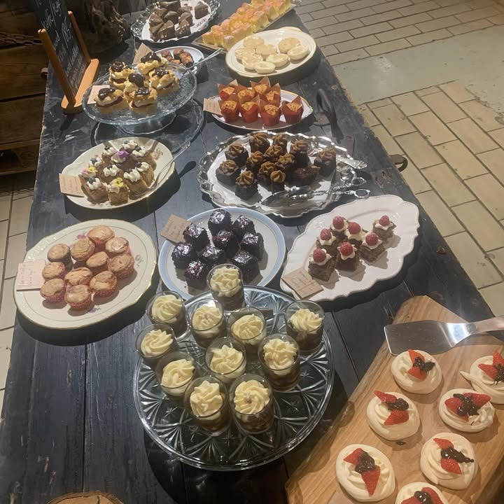 Fru Hansens Butik & Café inviterer til ta’ selv tapas kagebord på lørdag