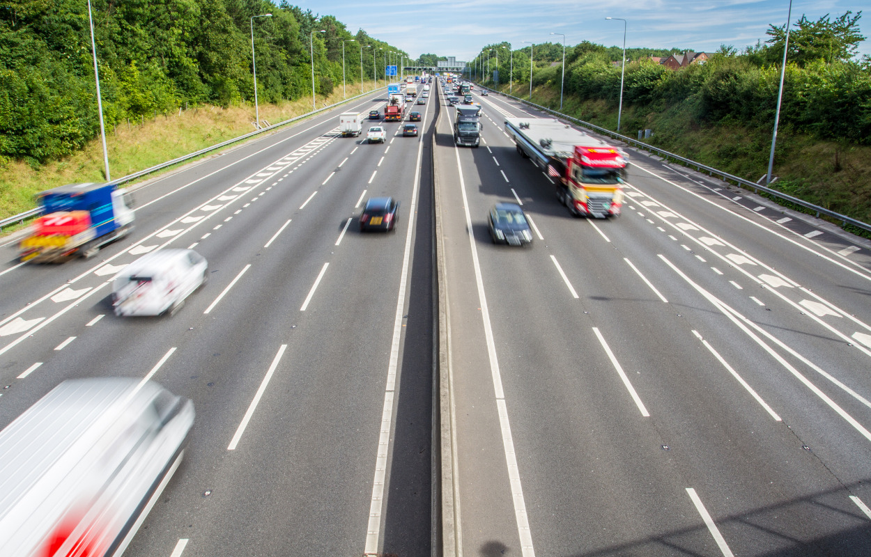 Snart er det slut med lange køer på ramperne ved E45