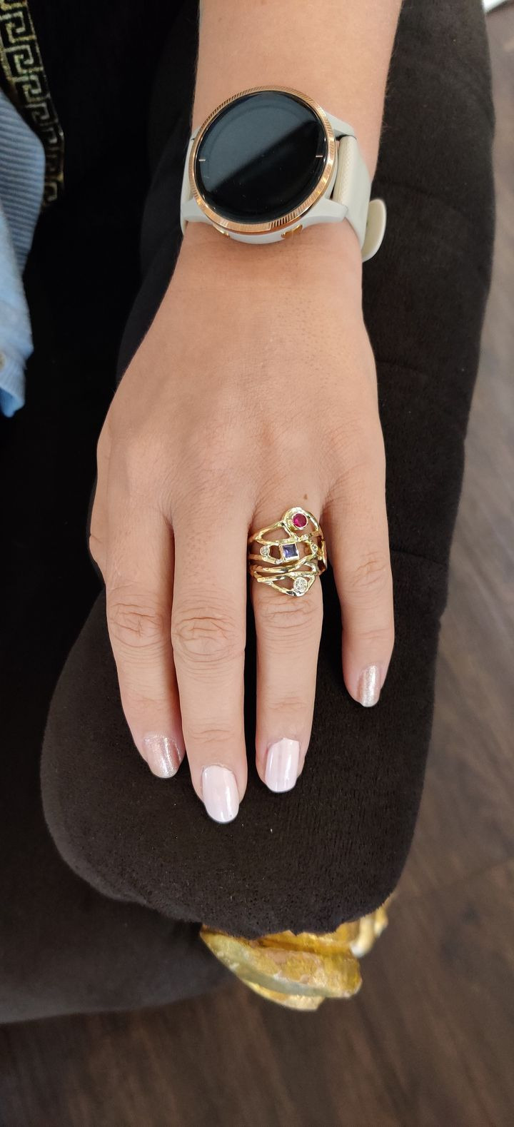 Helga Winther forvandler arvesmykker til unikt familiearvestykke for Maiken