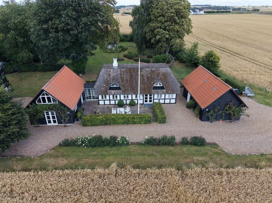 Borrevej 9 og 1 anden boliger er kommet til salg denne uge i Bjerringbro - se boligerne her.