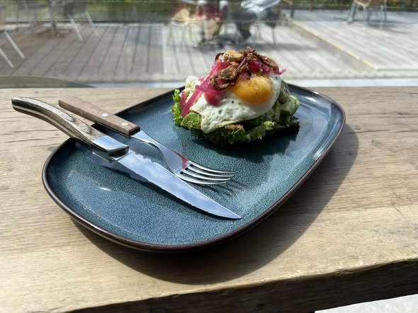 Hos Mormor har åbent med smørrebrød hos Mormors Café & Is