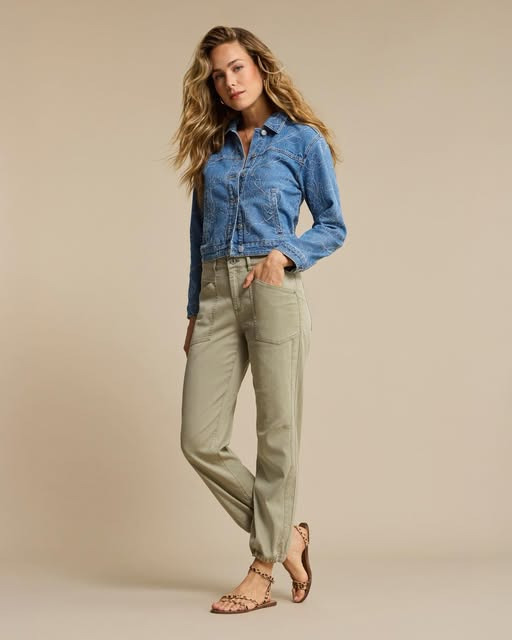 Skott Aalborg introducerer Red Button bukser med chance for at vinde et par